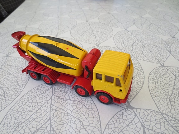 Product image 1 of 3