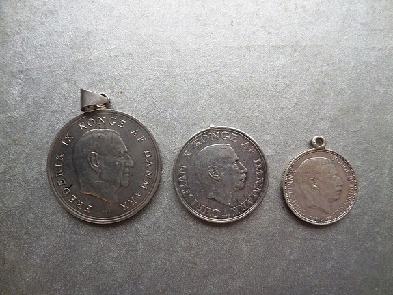 Product image 1 of 2