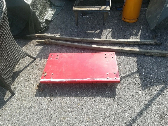 Product image 1 of 2