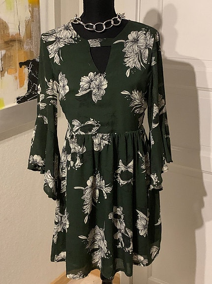 Product image 1 of 8