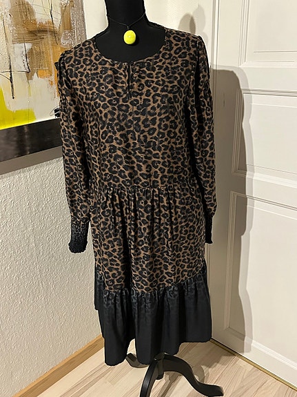 Product image 1 of 8