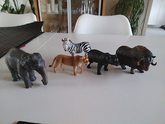 Product image 1 of 2