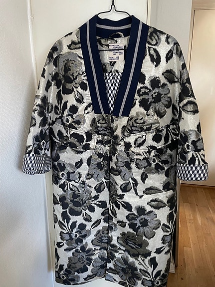 Product image 1 of 8