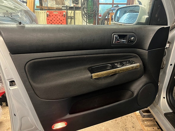 Product image 1 of 7