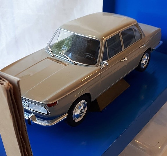 Product image 1 of 7