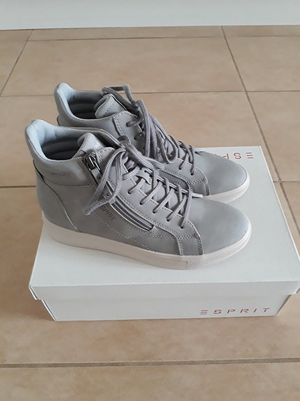 Product image 1 of 3