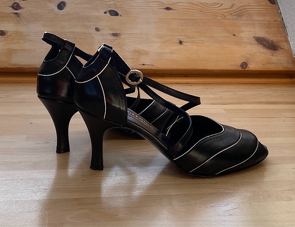 Product image 1 of 8