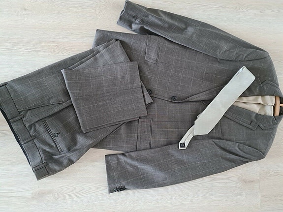 Product image 1 of 8