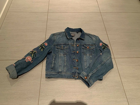 Product image 1 of 3