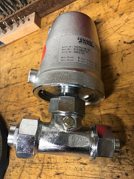 Product image 1 of 3