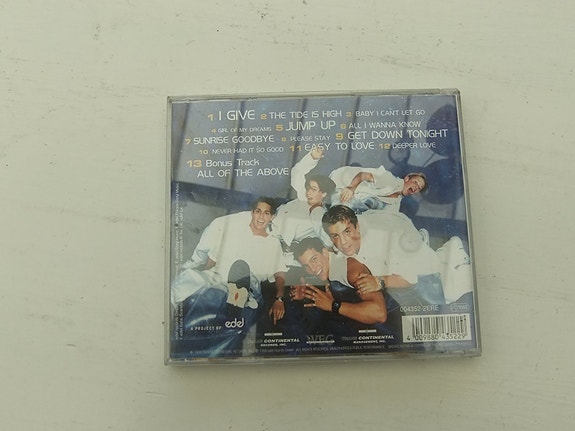 Product image 3 of 3