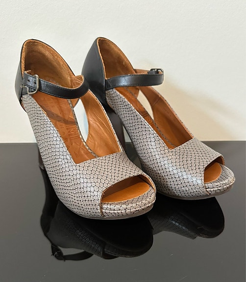 Product image 1 of 8