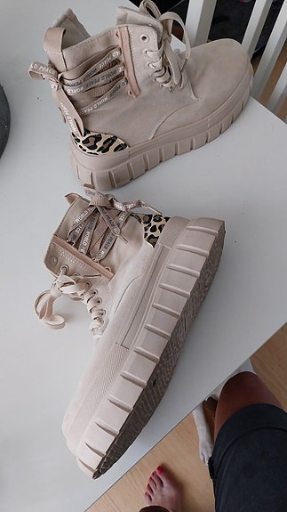 Product image 1 of 2