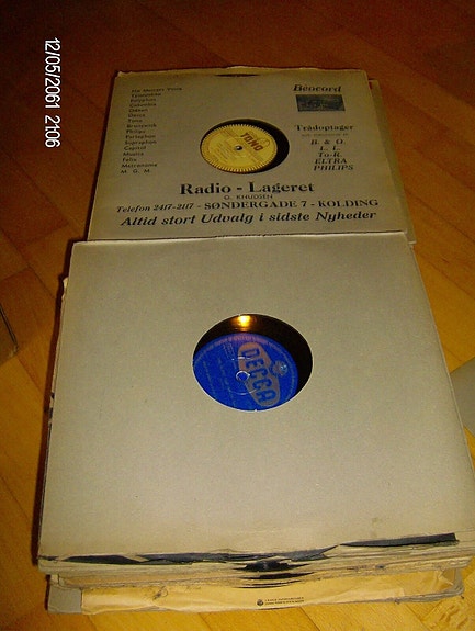 Product image 1 of 3