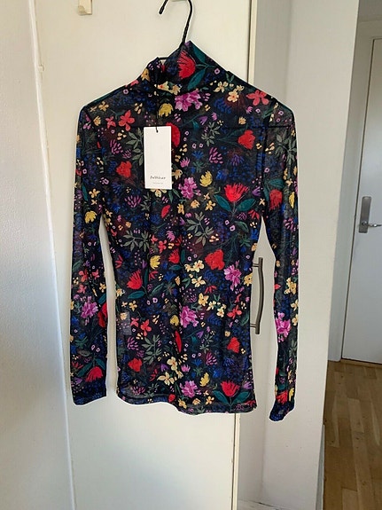 Product image 1 of 6