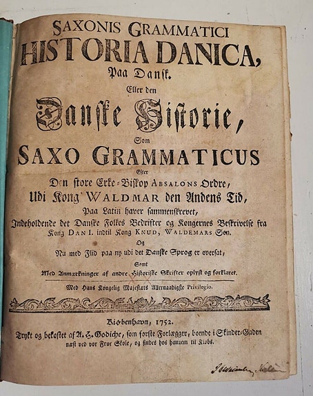 Product image 1 of 8