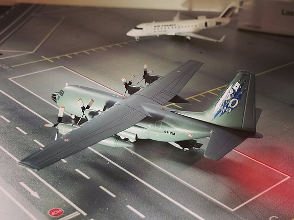 Product image 1 of 8