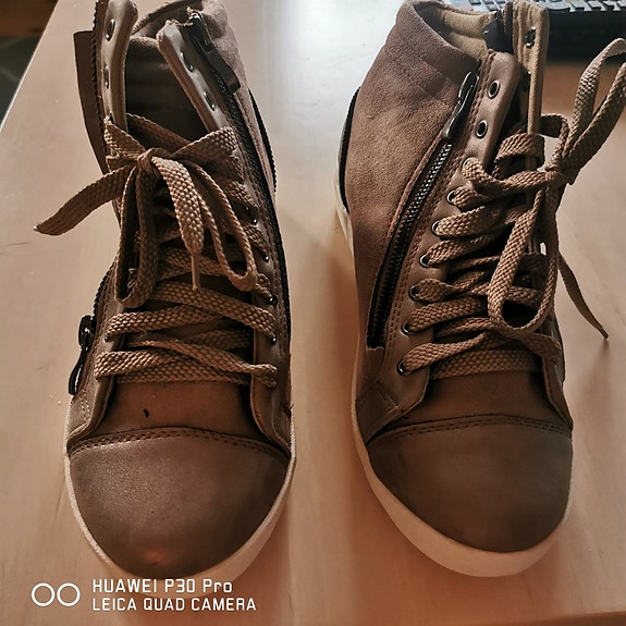 Product image 1 of 6