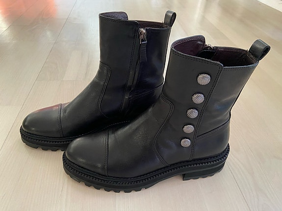 Product image 1 of 6