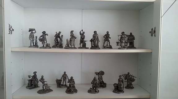 Product image 1 of 3