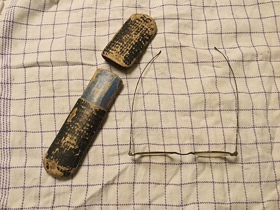 Product image 1 of 2