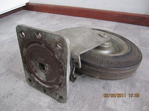 Product image 1 of 2