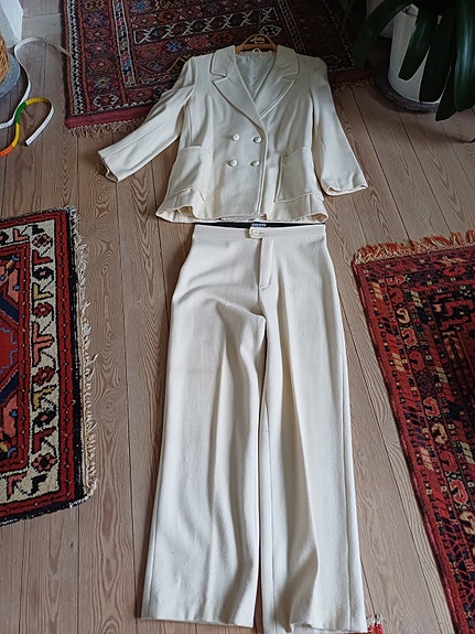 Product image 1 of 8