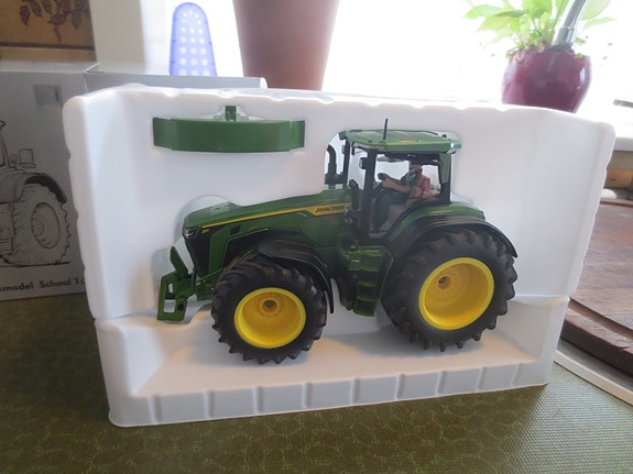 Product image 1 of 2