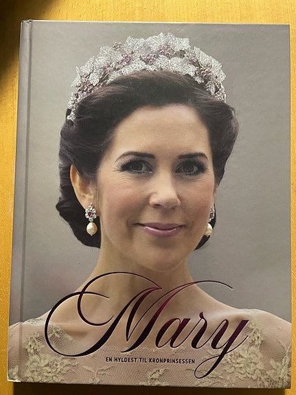 Product image 1 of 2