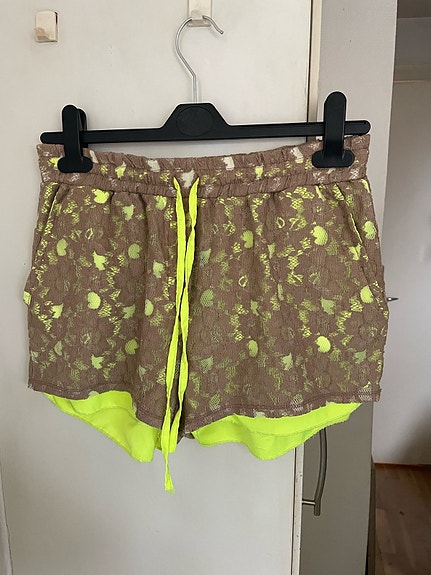 Product image 1 of 6