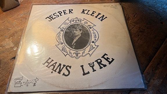 Product image 1 of 3