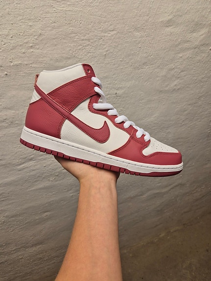 Product image 1 of 8