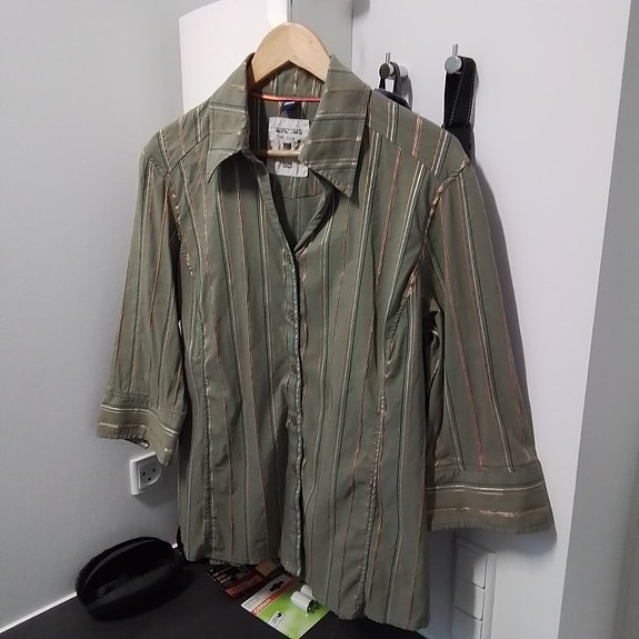 Product image 1 of 4