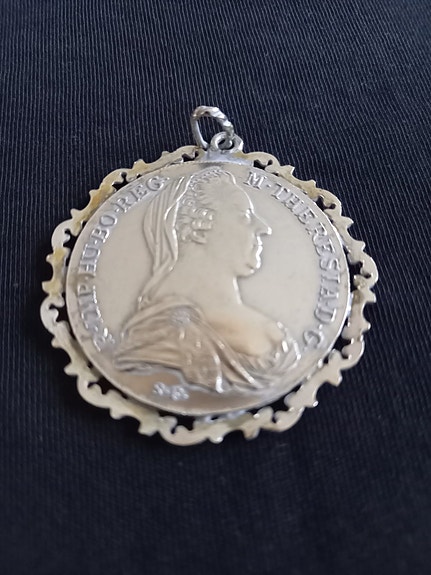 Product image 1 of 2