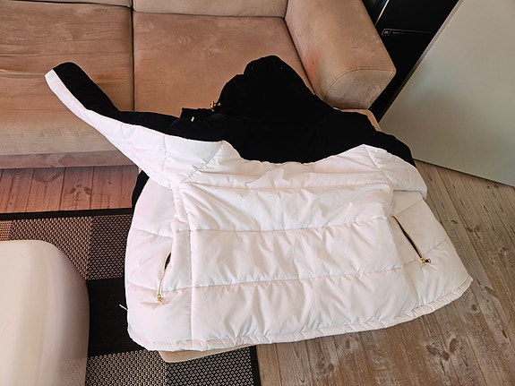 Product image 1 of 7