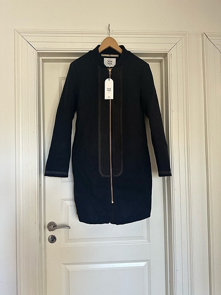 Product image 1 of 8