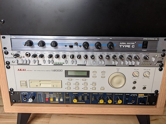 Product image 1 of 2