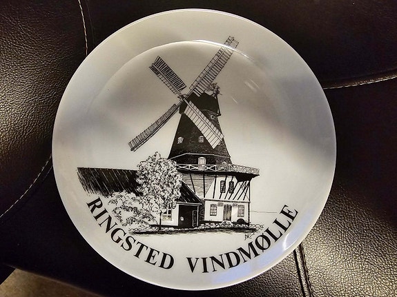 Product image 1 of 2