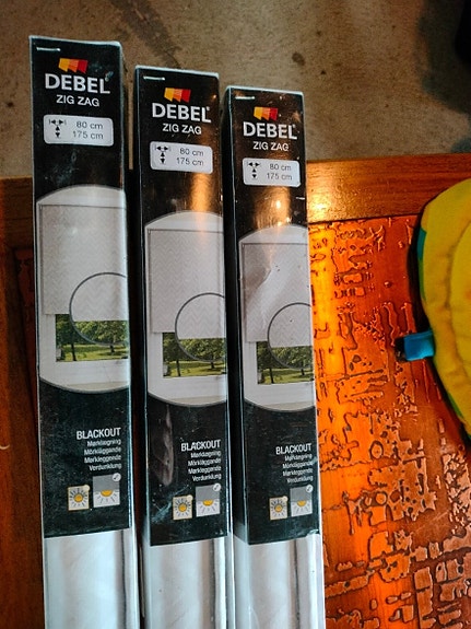 Product image 1 of 3