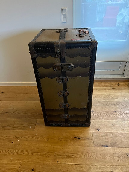 Product image 1 of 8