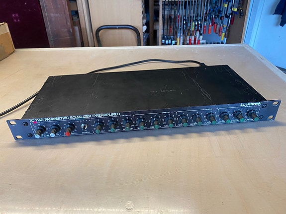 Product image 1 of 7