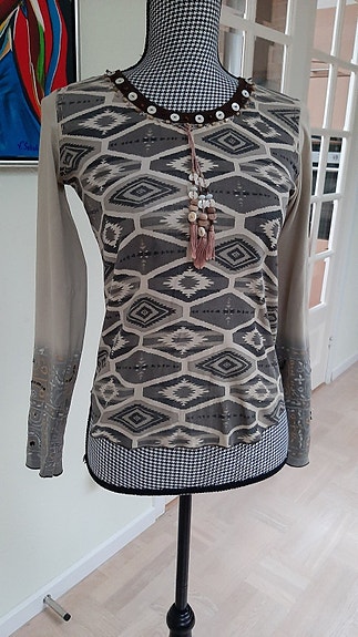 Product image 1 of 6