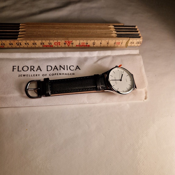 Product image 1 of 8