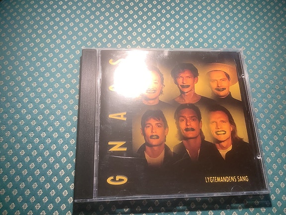 Product image 1 of 3