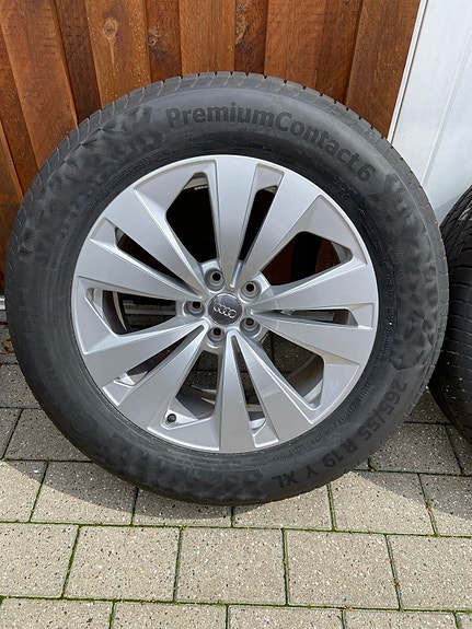 Product image 1 of 8