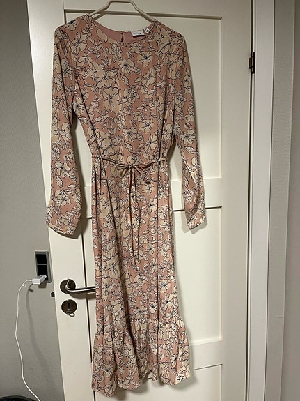 Product image 1 of 8