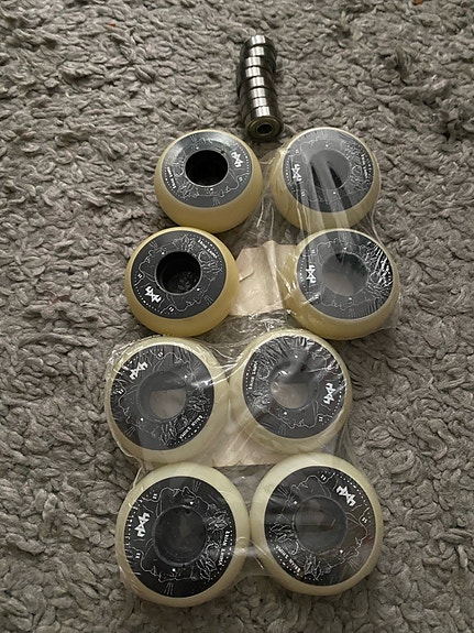 Product image 1 of 2