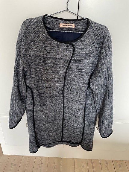 Product image 1 of 7