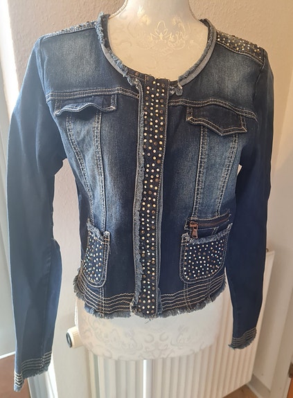 Product image 1 of 5