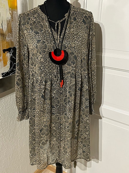 Product image 1 of 8